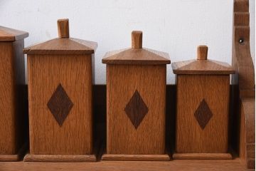 アンティーク雑貨　イギリスアンティーク　飾り棚付き!木製キャ二スター6点セット