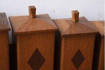 アンティーク雑貨　イギリスアンティーク　飾り棚付き!木製キャ二スター6点セット