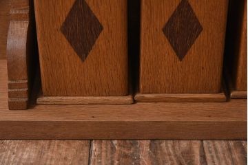 アンティーク雑貨　イギリスアンティーク　飾り棚付き!木製キャ二スター6点セット