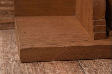 アンティーク雑貨　イギリスアンティーク　飾り棚付き!木製キャ二スター6点セット