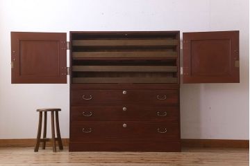 アンティーク家具　和製アンティーク　漆塗り!前面欅材の衣装盆付き観音箪笥