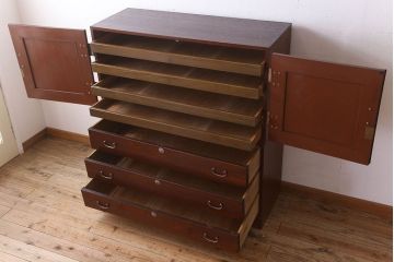 アンティーク家具　和製アンティーク　漆塗り!前面欅材の衣装盆付き観音箪笥