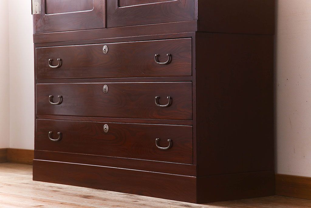 アンティーク家具　和製アンティーク　漆塗り!前面欅材の衣装盆付き観音箪笥