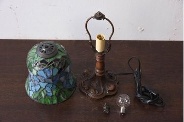 中古　ステンドグラスシェードのスタンドライト(照明)(1)