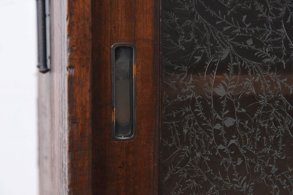 アンティーク家具　結霜ガラス引き戸　丸金具　鉄脚付きローボード