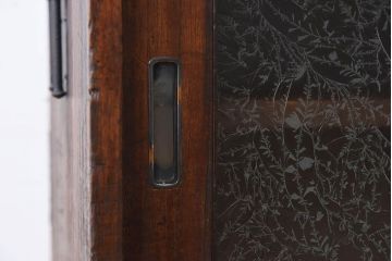 アンティーク家具　結霜ガラス引き戸　丸金具　鉄脚付きローボード