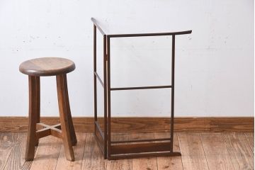 アンティーク雑貨　桑材製　古い木の味わい深い小さなアンティーク衣桁