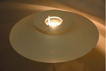 北欧家具　HORN　デンマーク製フロアスタンド照明(ライト)