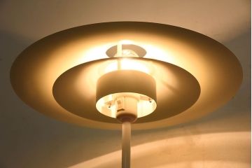 北欧家具　HORN　デンマーク製フロアスタンド照明(ライト)