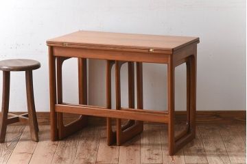 ヴィンテージ家具　北欧ビンテージ　A.H&Mackintosh(マッキントッシュ)　エクステンションネストテーブル