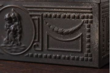 アンティーク雑貨　イギリスアンティーク　アイアン　小物入れ(小箱・木箱)