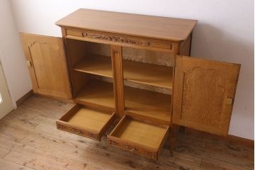 ヴィンテージ家具　フランスビンテージ　高級品　オーク材　キャビネット