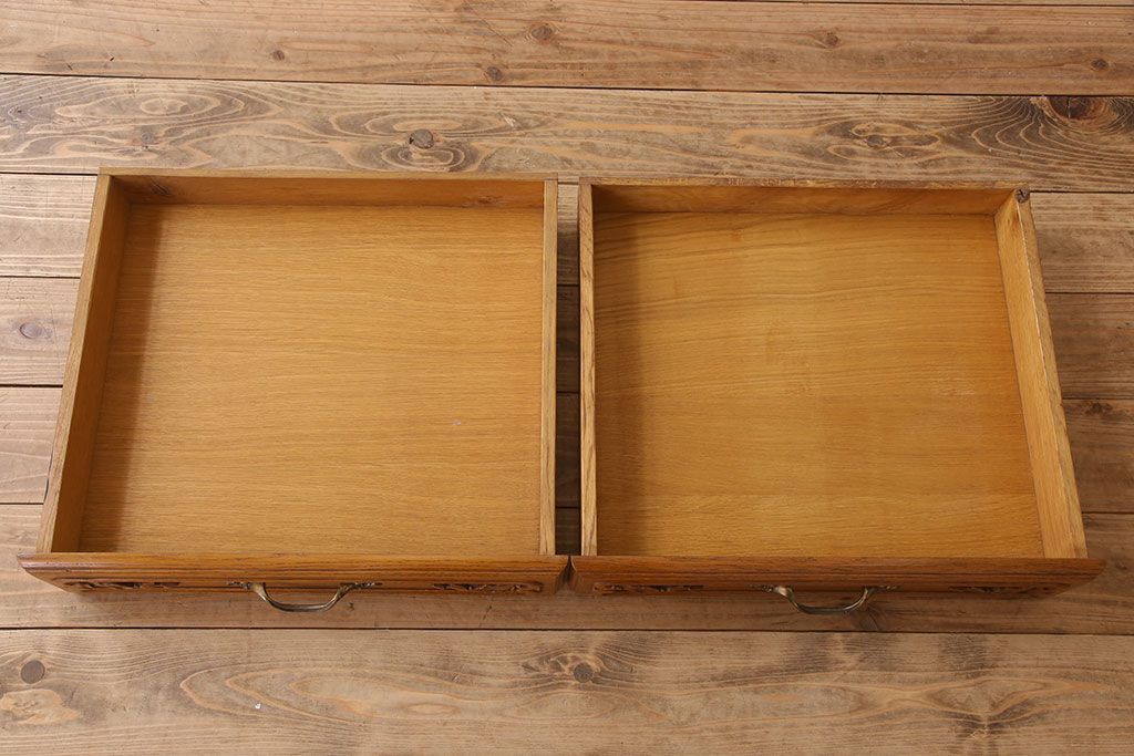 ヴィンテージ家具　フランスビンテージ　高級品　オーク材　キャビネット