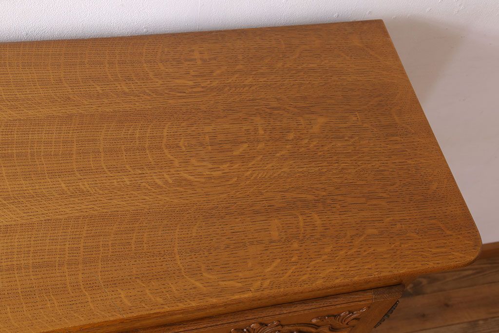 ヴィンテージ家具　フランスビンテージ　高級品　オーク材　キャビネット