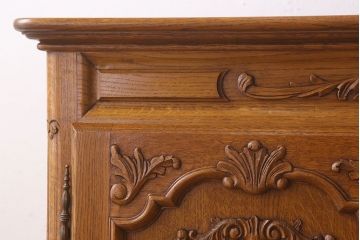 ヴィンテージ家具　フランスビンテージ　高級品　オーク材　キャビネット