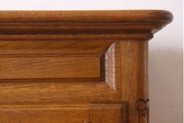 ヴィンテージ家具　フランスビンテージ　高級品　オーク材　キャビネット