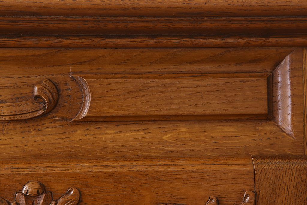 ヴィンテージ家具　フランスビンテージ　高級品　オーク材　キャビネット