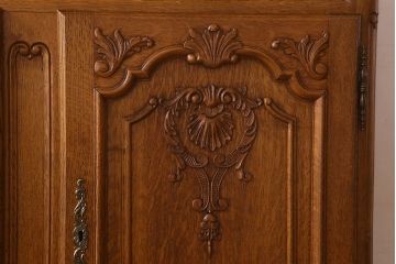 ヴィンテージ家具　フランスビンテージ　高級品　オーク材　キャビネット