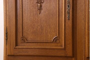 ヴィンテージ家具　フランスビンテージ　高級品　オーク材　キャビネット