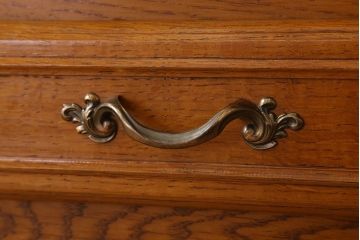 ヴィンテージ家具　フランスビンテージ　高級品　オーク材　キャビネット