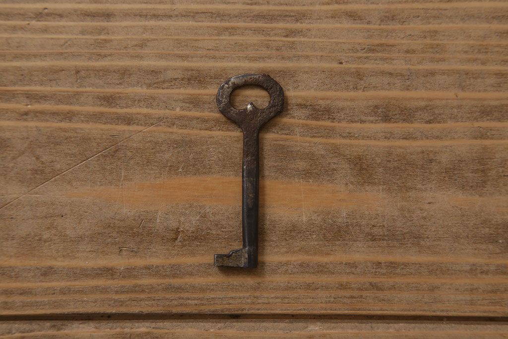 ヴィンテージ家具　フランスビンテージ　高級品　オーク材　キャビネット