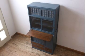 レトロ家具　昭和レトロ　レトロガラス入り!幅が狭いアンティーク食器棚(カップボード)