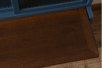 レトロ家具　昭和レトロ　レトロガラス入り!幅が狭いアンティーク食器棚(カップボード)