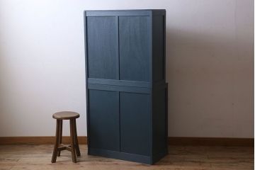 レトロ家具　昭和レトロ　レトロガラス入り!幅が狭いアンティーク食器棚(カップボード)