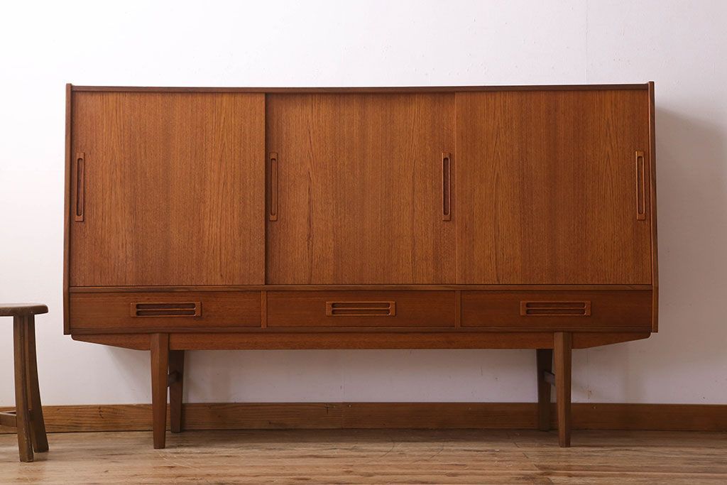 北欧家具　ビンテージ　デンマーク製　サイドボード