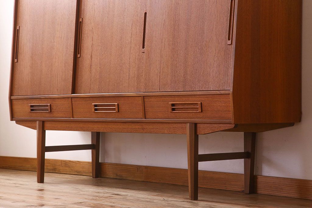 北欧家具　ビンテージ　デンマーク製　サイドボード