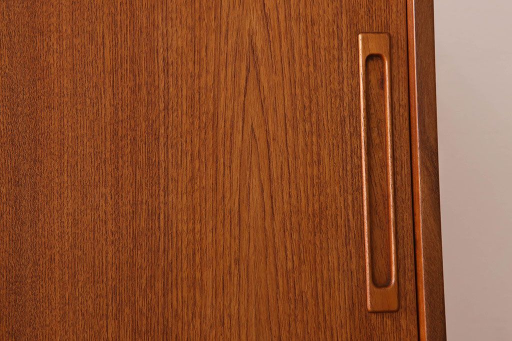 北欧家具　ビンテージ　デンマーク製　サイドボード