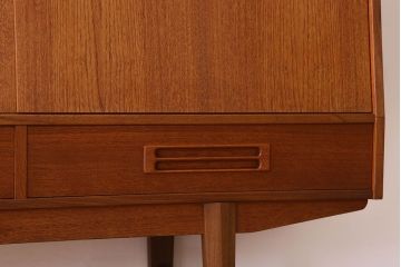 北欧家具　ビンテージ　デンマーク製　サイドボード