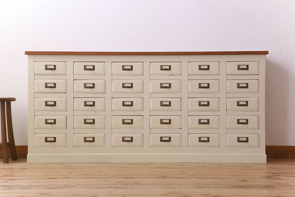 アンティーク家具　アンティークペイント　ネームプレート取っ手　サイドボード(チェスト・カウンター)