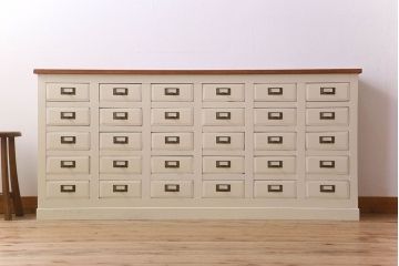 アンティーク家具　アンティークペイント　ネームプレート取っ手　サイドボード(チェスト・カウンター)