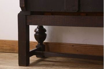 アンティーク家具　イギリスアンティーク　ステンドグラス扉のブルボーズレッグ本箱(ブックケース・収納棚)(2)