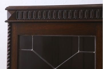アンティーク家具　イギリスアンティーク　ステンドグラス扉のブルボーズレッグ本箱(ブックケース・収納棚)(2)