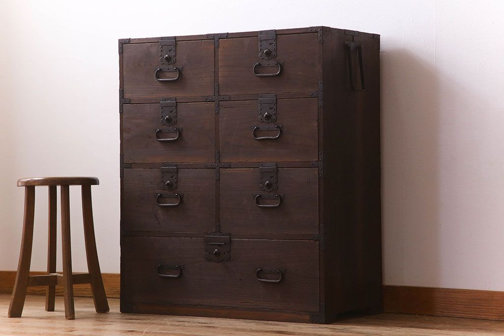 アンティーク家具　シンプルなアンティーク7杯時代箪笥(チェスト)