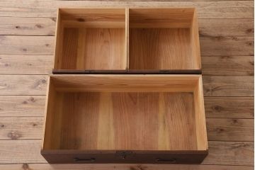 アンティーク家具　シンプルなアンティーク7杯時代箪笥(チェスト)