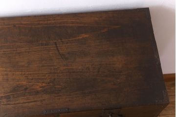 アンティーク家具　シンプルなアンティーク7杯時代箪笥(チェスト)