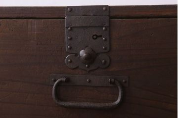 アンティーク家具　シンプルなアンティーク7杯時代箪笥(チェスト)