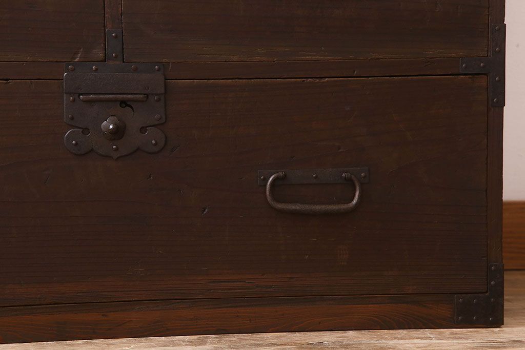 アンティーク家具　シンプルなアンティーク7杯時代箪笥(チェスト)