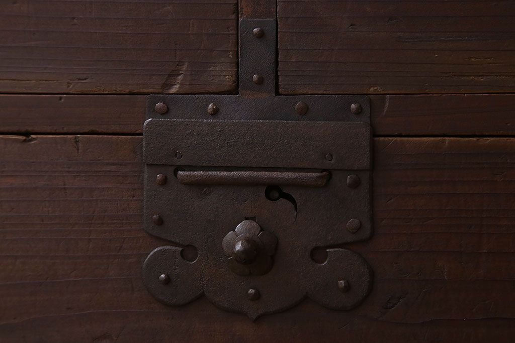 アンティーク家具　シンプルなアンティーク7杯時代箪笥(チェスト)