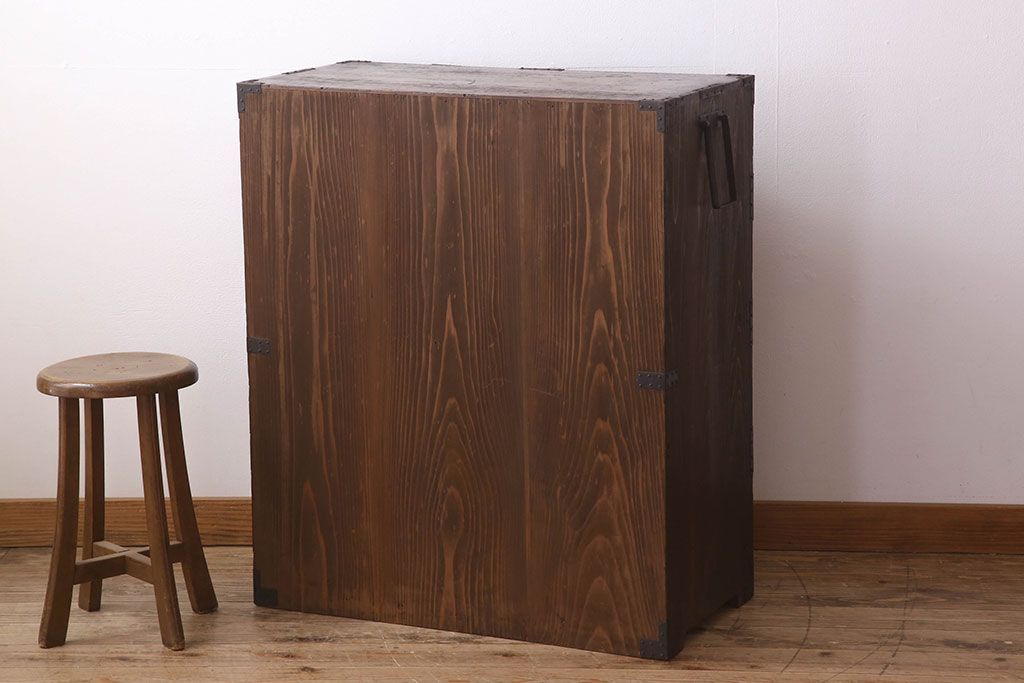 アンティーク家具　シンプルなアンティーク7杯時代箪笥(チェスト)