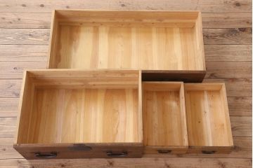 アンティーク家具　和製アンティーク　前面桐材!シンプルな丸金具の時代箪笥ローボード(衣装箪笥)