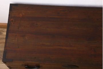 アンティーク家具　和製アンティーク　前面桐材!シンプルな丸金具の時代箪笥ローボード(衣装箪笥)