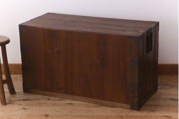 アンティーク家具　和製アンティーク　前面桐材!シンプルな丸金具の時代箪笥ローボード(衣装箪笥)