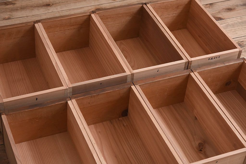 アンティーク家具　ネームプレート取っ手　引き出し8杯付き!サイドテーブル(平机・コンソールテーブル)