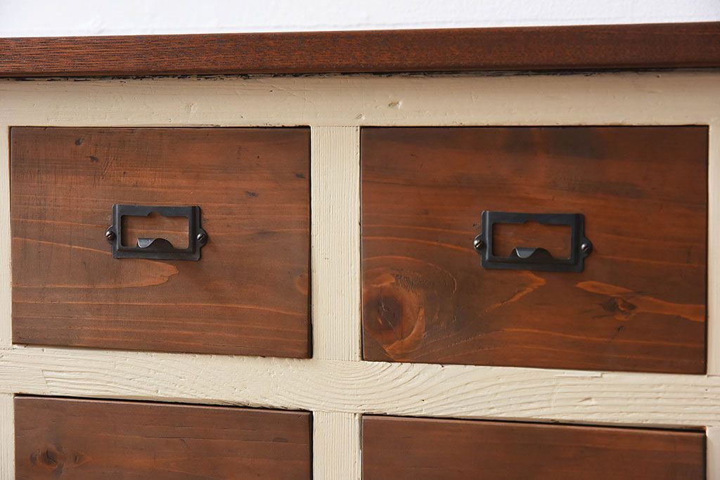 アンティーク家具　ネームプレート取っ手　引き出し8杯付き!サイドテーブル(平机・コンソールテーブル)