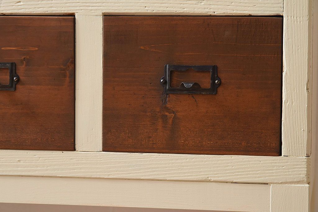 アンティーク家具　ネームプレート取っ手　引き出し8杯付き!サイドテーブル(平机・コンソールテーブル)