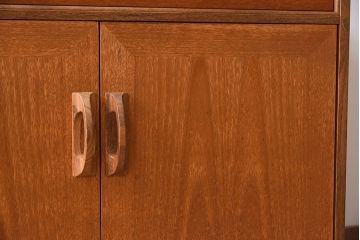 ヴィンテージ家具　G-PLAN(ジープラン)　北欧ビンテージ　チーク材　サイドキャビネット